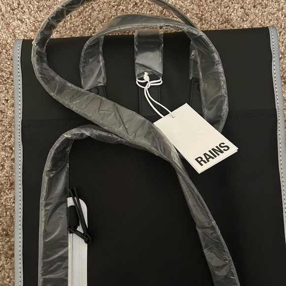 Rains Reflective Backpack NWT Unisex - Picture 6 of 6